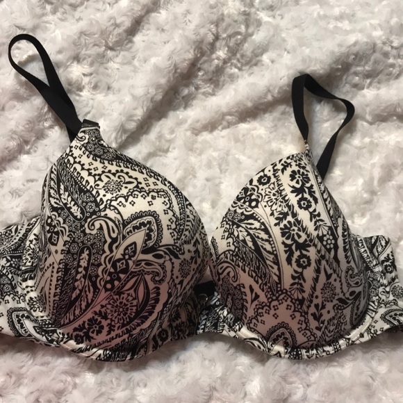 Victoria's Secret Other - 36C Victoria’s Secret Black paisley bra